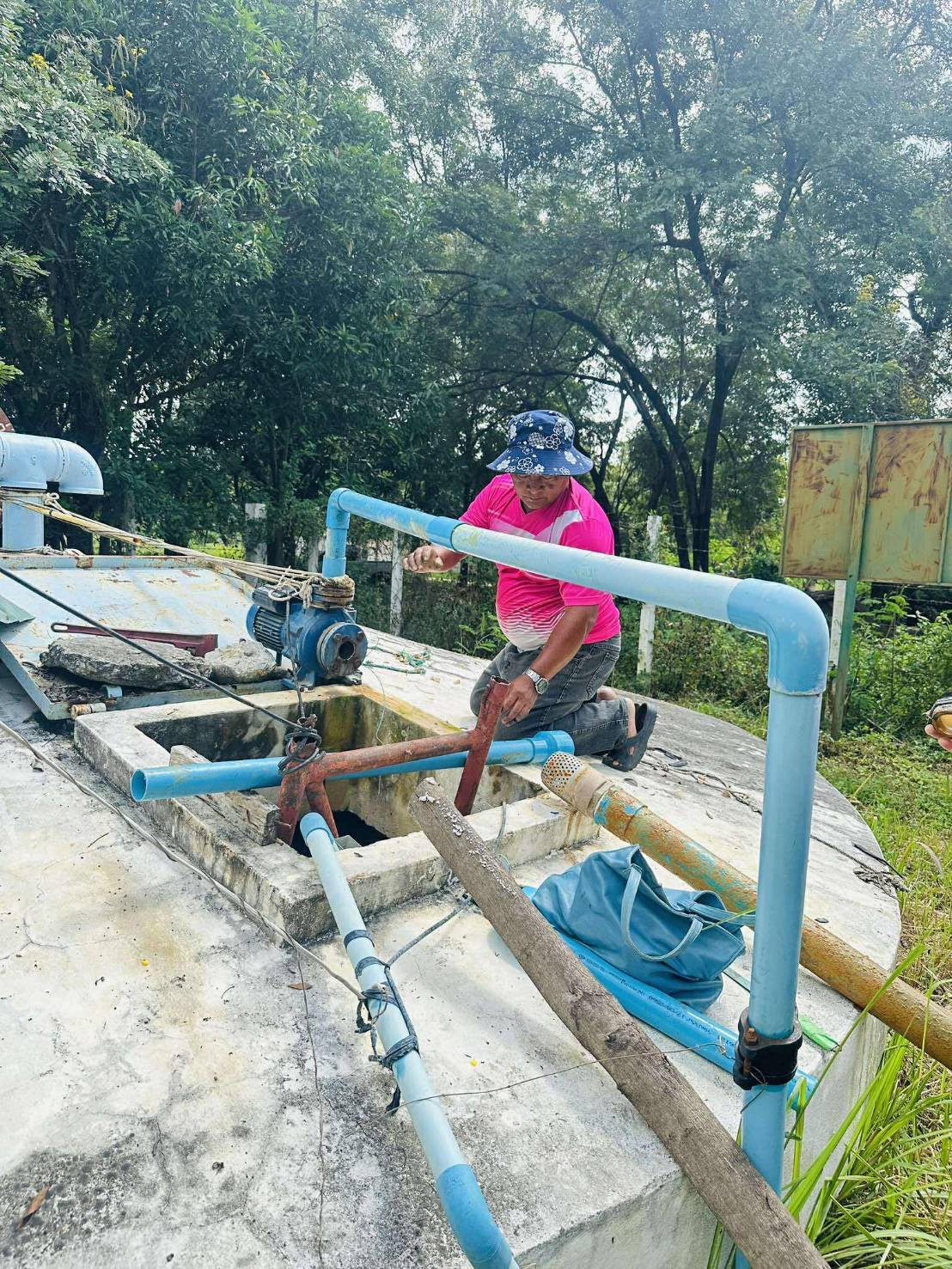 วันอังคารที่ 21ตุลาคม 2568 นายสหาย สังฆะมะณี นายกองค์การบริหารส่วนตำบลสะอาดสมบูรณ์ มอบหมายเจ้าหน้าที่กองช่าง ทีมงานประปา  เข้าดำเนินการแก้ไขระบบดูดน้ำขึ้นถังสูง บ้านดอนศรีฯ หมู่ที่  12 ต.สะอาดสมบูรณ์ อ.เมือง จ.ร้อยเอ็ด