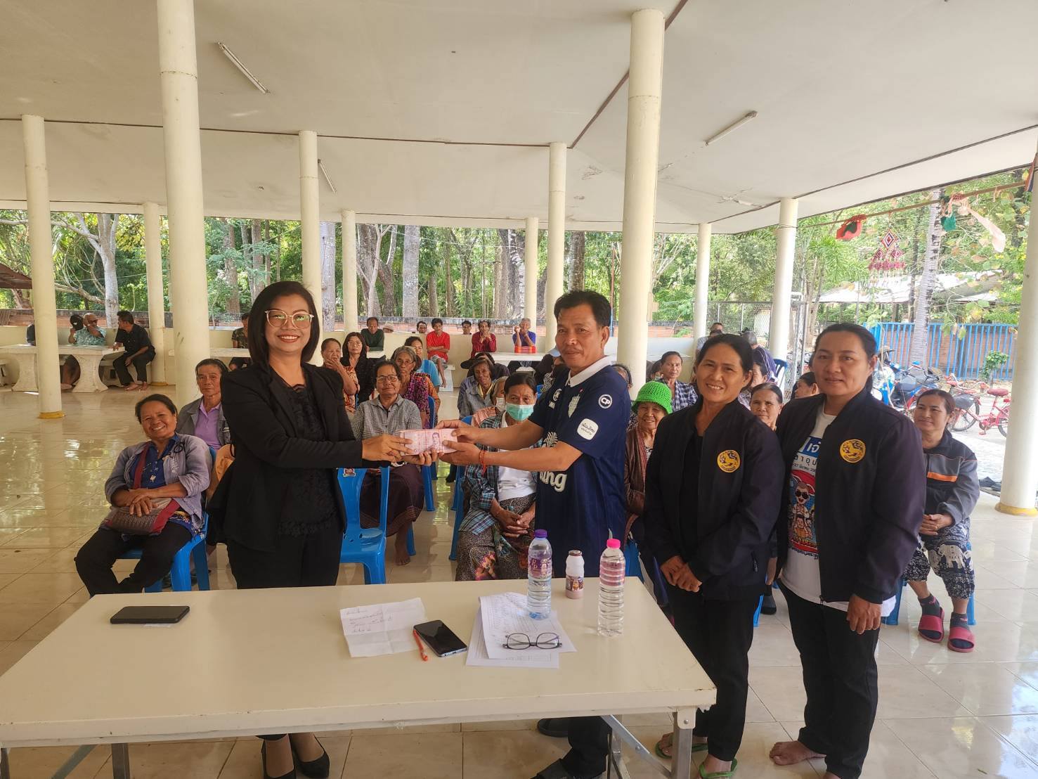 วันที่ 9 ธันวาคม 2568  อบต.สะอาดสมบูรณ์ นางสาวอนันตา โพธิ์อุดม รองปลัด อบต.สะอาดสมบูรณ์  นายภัทรชัย มาสเหียร ผอ.กองสวัสดิการสังคม พร้อมเจ้าหน้าที่ พนักงาน อบต.สะอาดสมบูรณ์ ออกจ่ายเบี้ยยังชีพผู้สูงอายุและผู้พิการ ประจำเดือน ธันวาคม 2568