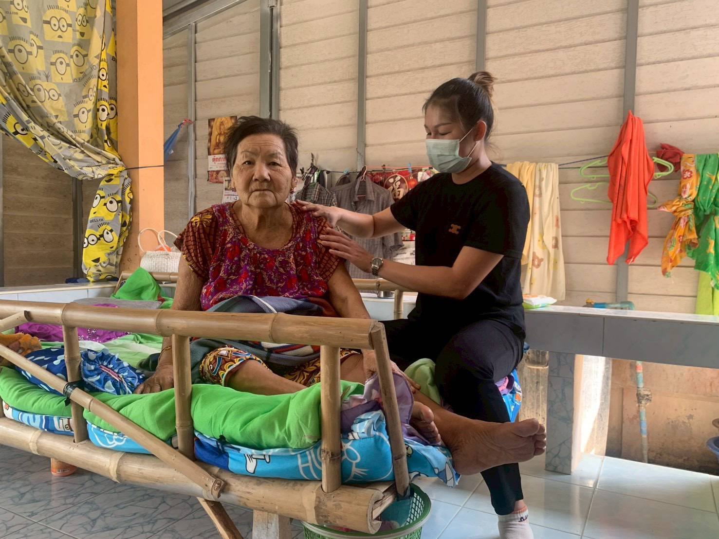 ประชาสัมพันธ์ ผู้ช่วยเหลือดูแลผู้มีภาวะพึ่งพิงตำบลสะอาดสมบูรณ์ ( Care Giver.CG) ออกปฏิบัติหน้าที่ช่วยเหลือดูแลผู้ที่มีภาวะพึ่งพิง เช่น ผู้ป่วยติดเตียง ผู้ป่วยติดบ้านและผู้ป่วยที่ไม่สามารถช่วยเหลือตัวเองได้เป็นต้น ในพื้นที่ตำบลสะอาดสมบูรณ์ 