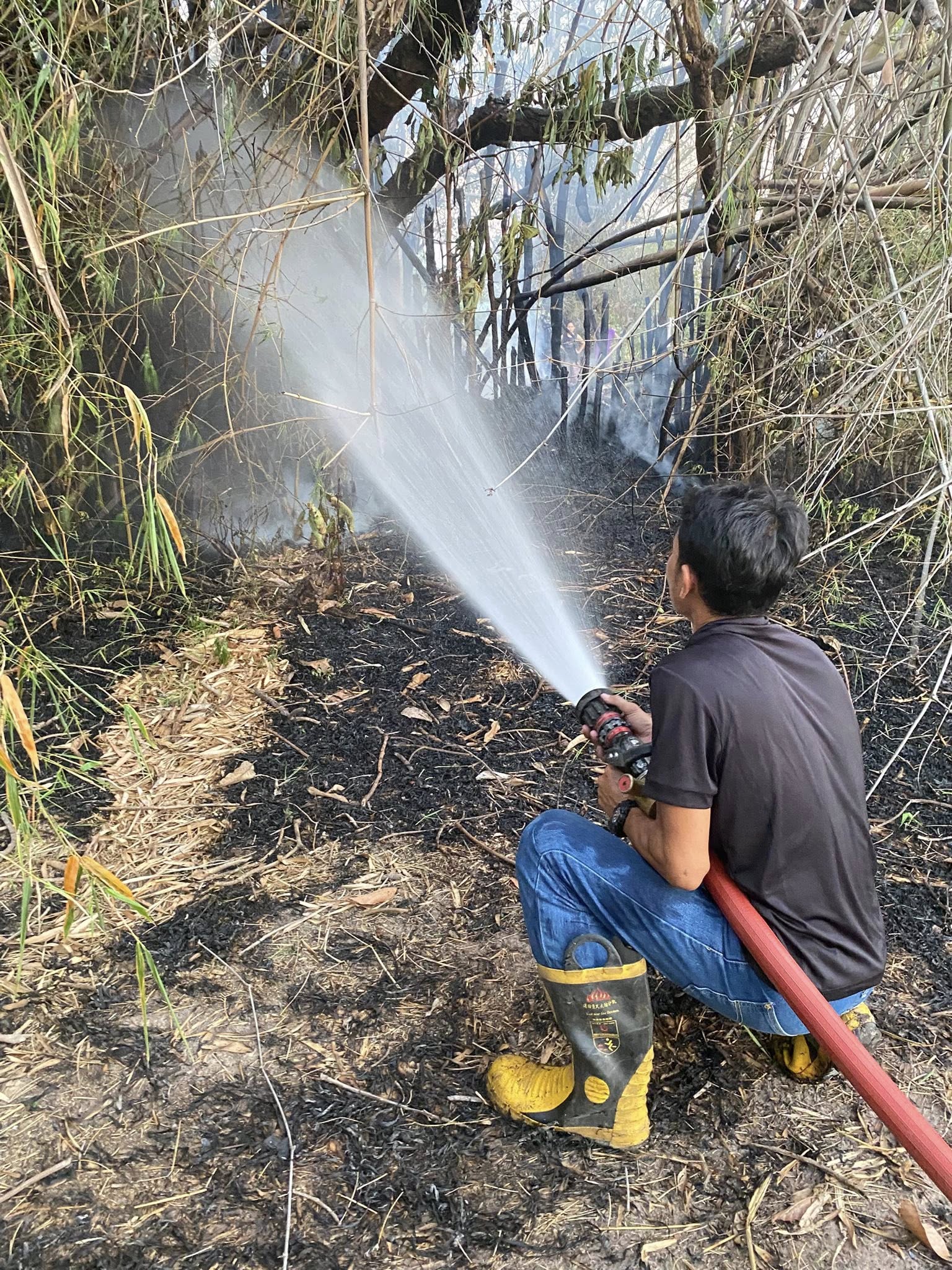  เมื่อวันที่ ๒ มีนาคม ๒๕๖๙ องค์การบริหารส่วนตำบลสะอาดสมบูรณ์ งานป้องกันฯ รับแจ้งเหตุเพลิงไหม้กอไผ่ใกล้บ้านเรือนประชาชน บ้านป่าเพิ่ม ม.11 คุ้มดอนเป้า ต.สะอาดสมบูรณ์ อ.เมือง จ.ร้อยเอ็ด