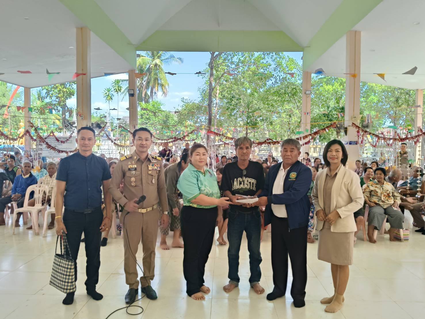 วันที่ 9 มีนาคม 2569 นายสหาย สังฆะมะณี นายก อบต.สะอาดสมบูรณ์ นางอนันตา โพธิ์อุดม รองปลัด อบต.สะอาดสมบูรณ์ นายภัทรชัย มาสเหียร ผอ.กองสวัสดิการสังคม พร้อมเจ้าหน้าที่ พนักงาน อบต.สะอาดสมบูรณ์ ออกจ่ายเบี้ยยังชีพ ประจำเดือน มีนาคม 2569