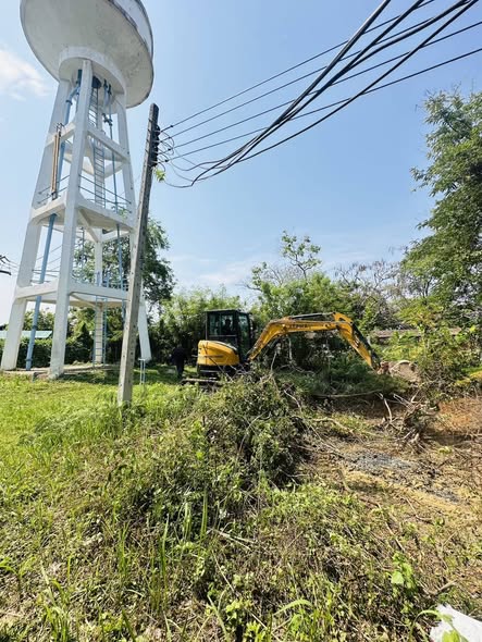 เมื่อวันที่ 12 มีนาคม 2569  นายสหาย สังฆะมะณี นายกองค์การบริหารส่วนตำบลสะอาดสมบูรณ์ มอบหมายเจ้าหน้าที่กองช่าง   ลงพื้นที่เข้าดำเนินการขุดบ่อน้ำทิ้งปะปา  บ้านดอนศรีฯ หมู่12  ต.สะอาดสมบูรณ์ อ.เมือง จ.ร้อยเอ็ด